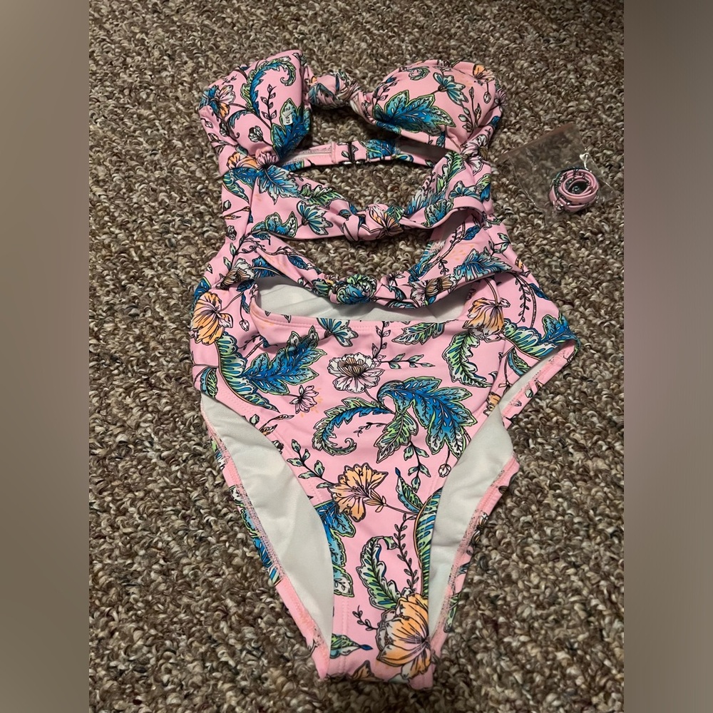 New ! One piece  swimsuit